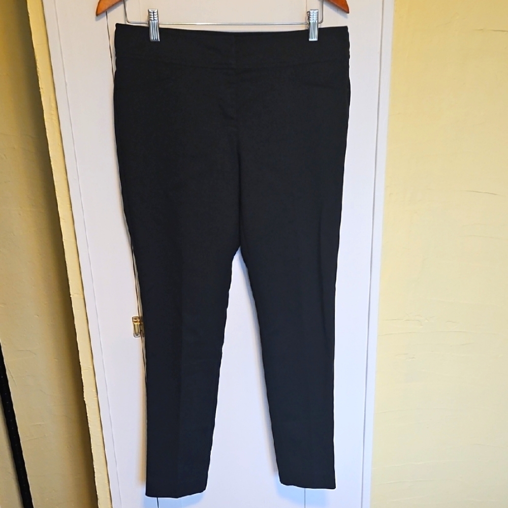 Jessica Simpson Black capri Pants size 7/8